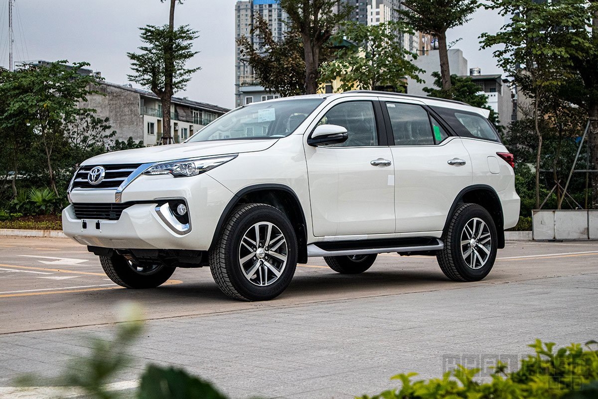 Dịch vụ cho thuê xe 7 chỗ chuyên nghiệp, giá tốt cho mọi nhu cầu di chuyển